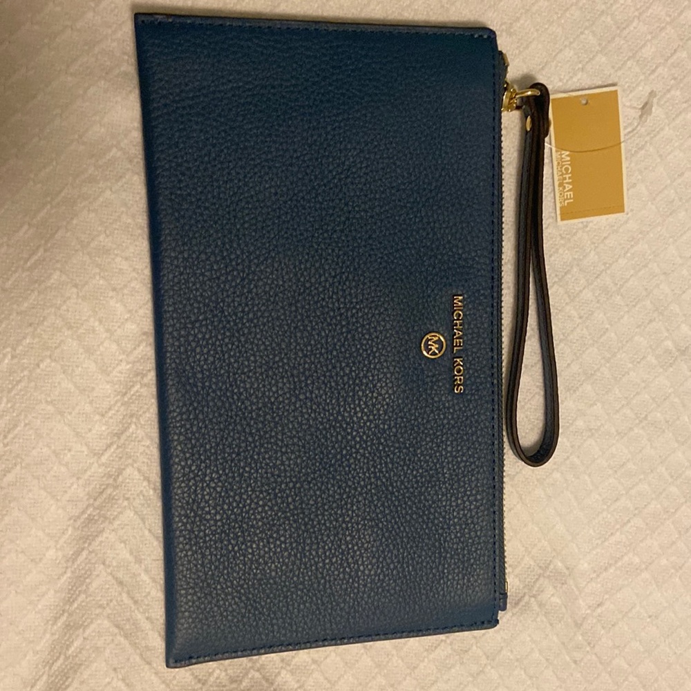 NWOT Michael Kors Jet Set Charm Wristlet